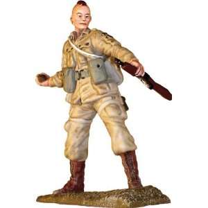   WWII Paratrooper 101ST Airborne Screaming Eagles 1/32: Home & Kitchen