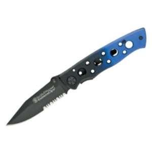  Smith & Wesson Knives 111S Black Part Serrated Extreme Ops 