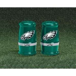  Philadelphia Eagles Salt & Pepper Shaker Set: Sports 
