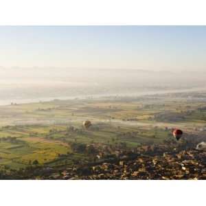  Hot Air Balloons over the West Bank, Thebes, Egypt, North 