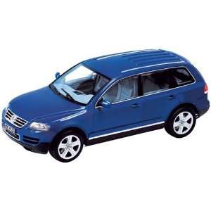 2004 Volkswagen Touareg V10 diecast model SUV 1:18 scale die cast by 
