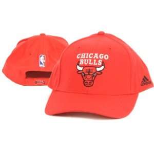  Chicago Bulls Classic Adjustable Baseball Hat: Sports 