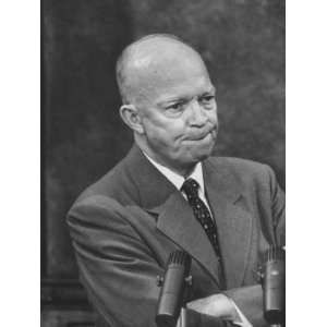  President Dwight D. Eisenhower at Press Conference W 