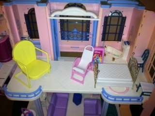 BARBIE Grand Hotel Fold Up Dollhouse w/furniture  