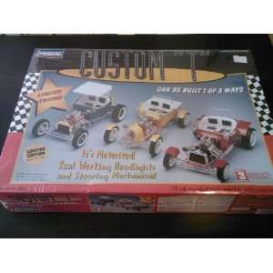  Lindberg Custom T 1/8 Scale 3 in 1 Car Model Kit: Toys 