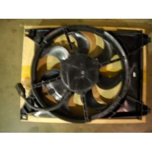   Kia Amanti Replacement Condenser Cooling Fan Assembly: Automotive