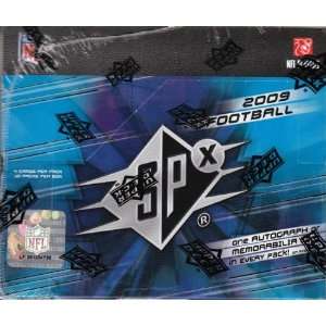  2009 Upper Deck SPx Football Hobby Box: Sports & Outdoors