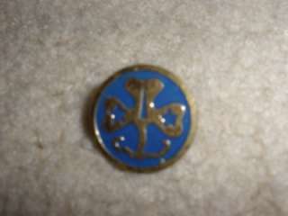 Vintage .75 Round Girl Scouts World Trefoil Clover Pin  