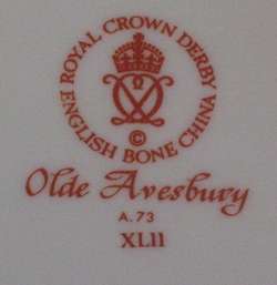 Set of 4 Royal Crown Derby Olde Avesbury 8.5 Dessert Plates MINT 
