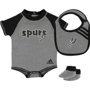 San Antonio Spurs Newborn Bib and Bootie Set  Sports 