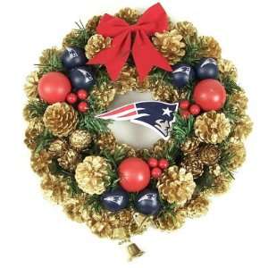   ENGLAND PATRIOTS OFFICIAL 14 CHRISTMAS DOOR WREATH: Sports & Outdoors