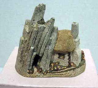 1986 David Winter Cottages  Crofters Cottage  MIB  