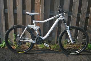 2011 Kona Stinky TL Pearl White Aluminum 19 Mountain Bicycle Bike 