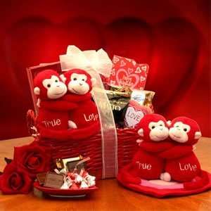   Valentine Gift Basket, Weve Got True Love Valentines Gift set Home