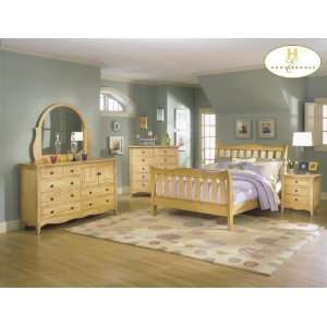 Home Elegance Country Cottage Style 5 Piece Bedroom Featuring Chest 