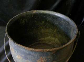   Antique Collectible F.8 Cast Iron Cauldron Cooking Pot w/Bail & 3 Legs