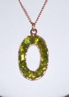 VINTAGE GOLDTONE 18 INCH CHAIN NECKLACE WITH GREEN STONES PENDANT 