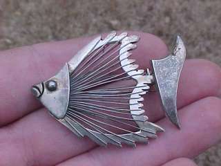 VINTAGE TA SIGNED MEXICAN STERLING FISH PIN OR BROOCH  