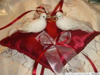 elegantes Ringkissen zur Hochzeit bordeaux weiß Tauben Braut Ringe 